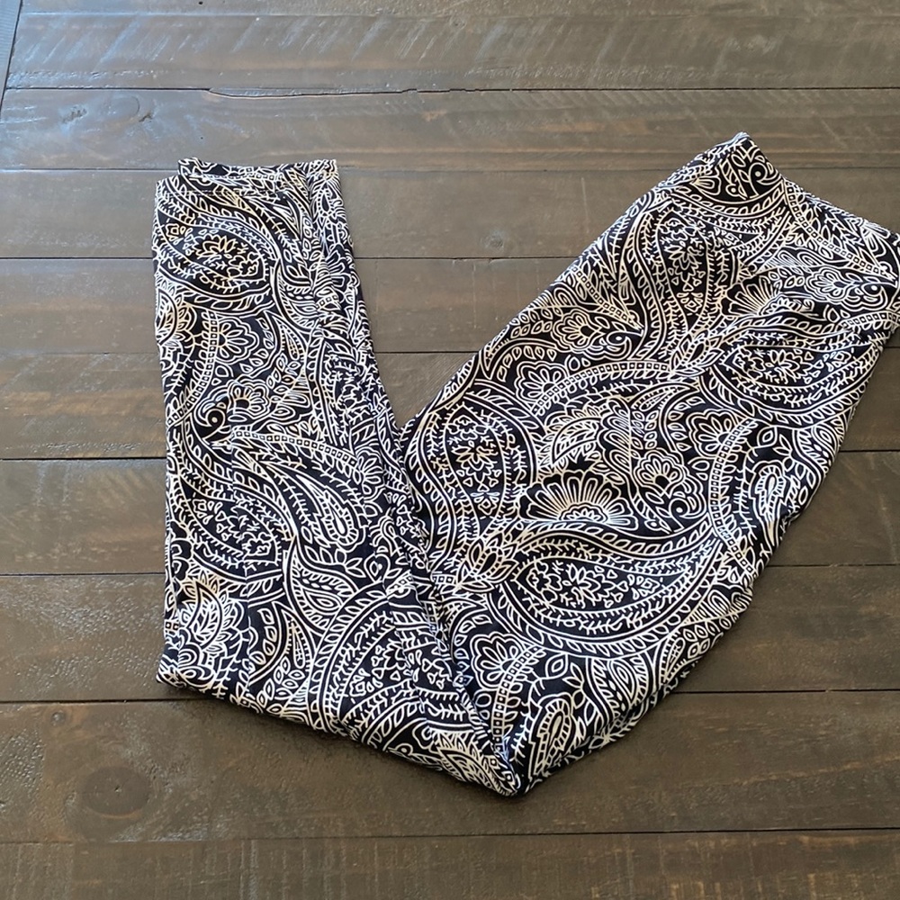 Black and white leggings by Simple Addiction Size L/XL